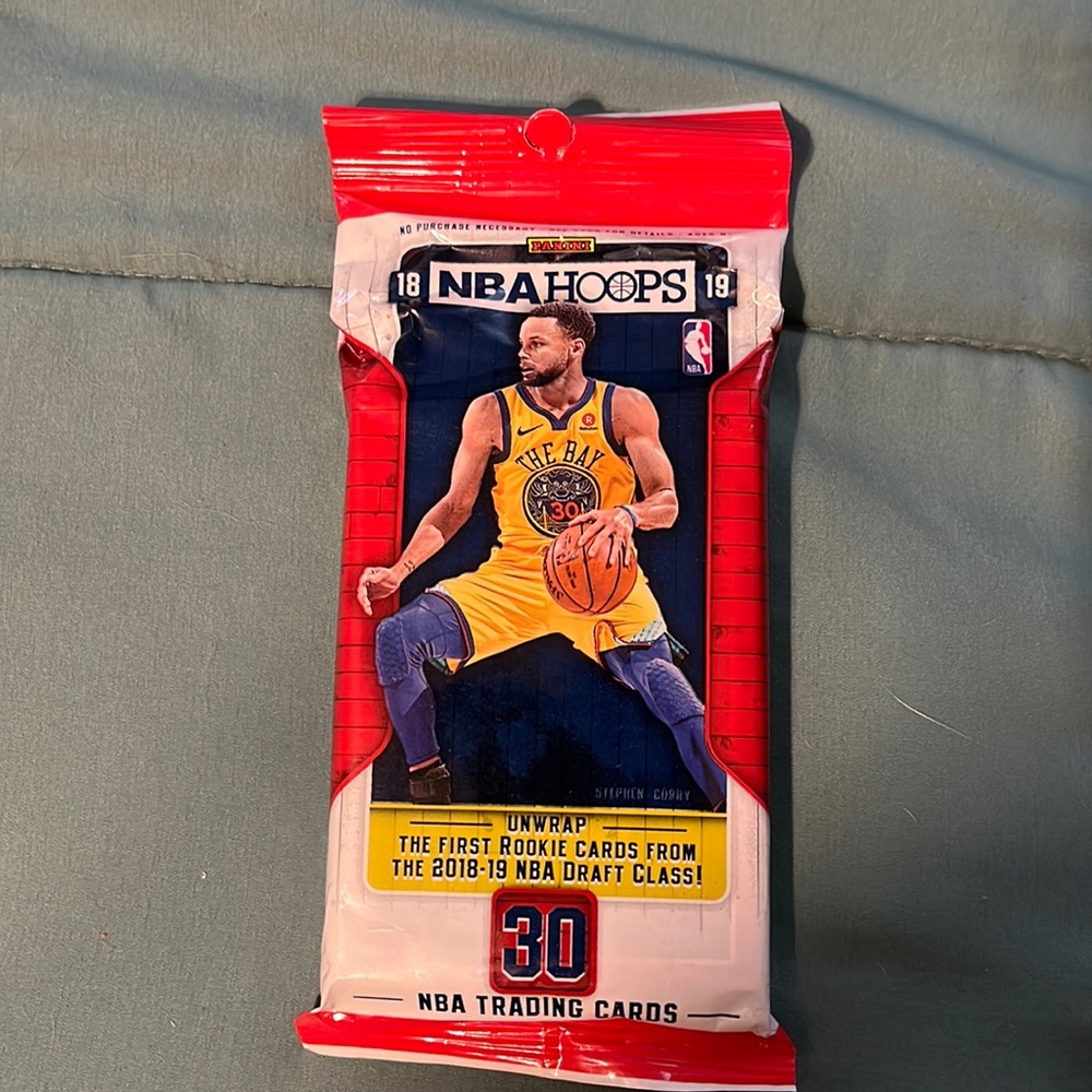 New sealed 18 19 NBA HOOPS